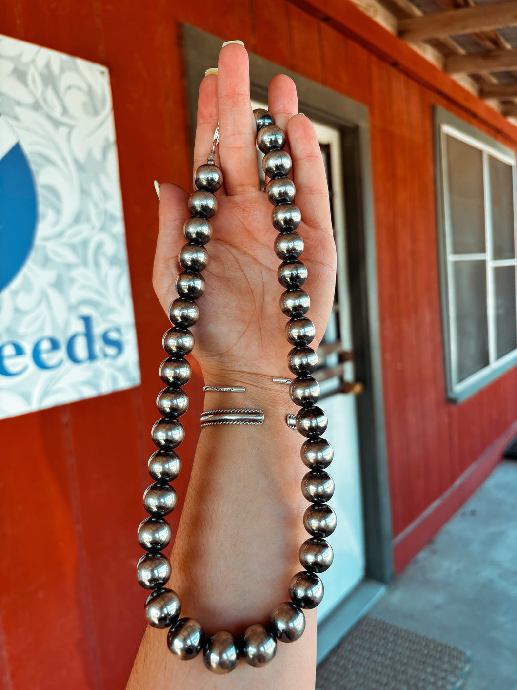 12mm 20” Navajo Pearl